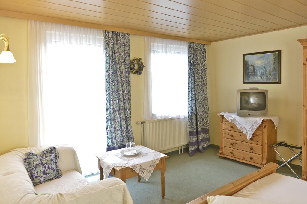 Pension Zierlinger Senftenberg Стая снимка